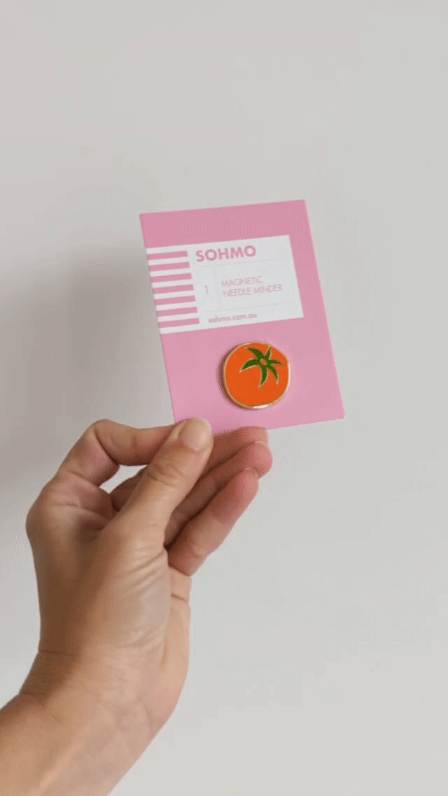 SOHMO - Magnetic Needle Minder - Tomato Pincushion